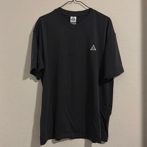 Nike ACG T-Shirt Color Gridiron